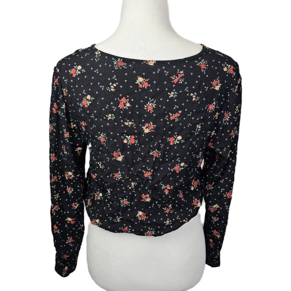 Soul Cake Black Floral Long Sleeved Cropped Blouse Size Medium - Picture 3 of 6